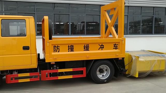 多種防撞型號(hào)掃路車，滿足不同工程需求